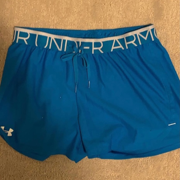 Shorts - Picture 2 of 4